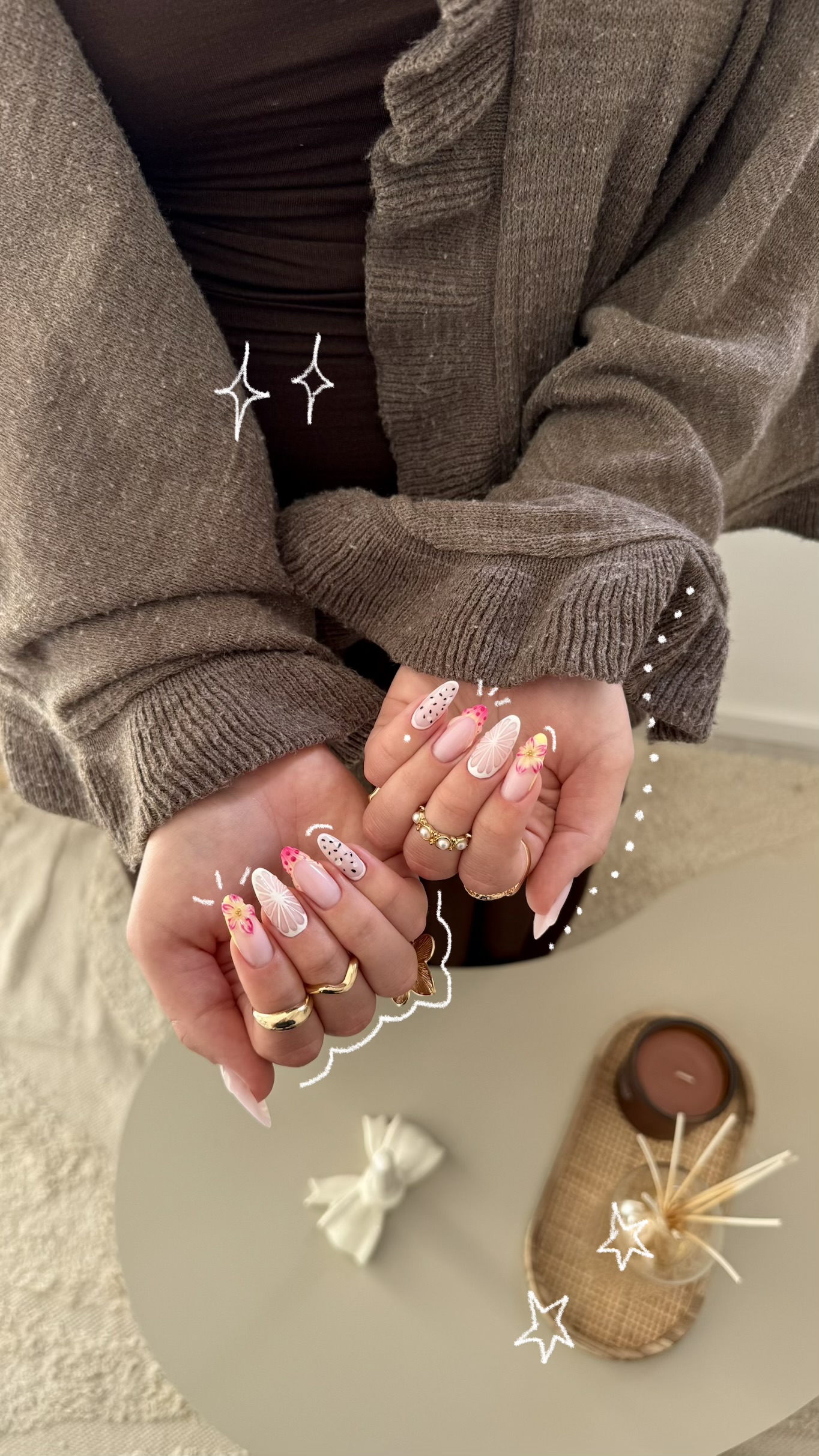 French revisitée et décor d'ongles raffiné réalisé au Studio Beauté Zoé dans les Pyrénées-Orientales